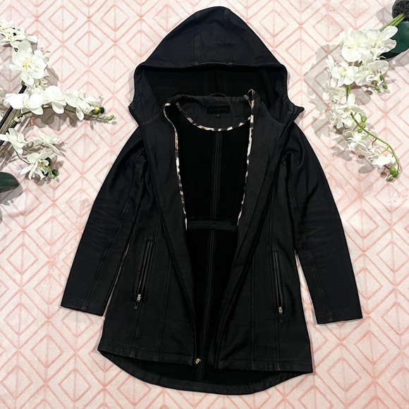 ✨🖤 Flawed and Fabulous: Leopard Trim Jacket Med. (Flawed Zipper) 🖤✨ - Picture 1 of 8